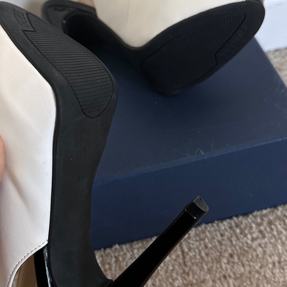 Elegant peep-toe pump from guess. - Picture 7 of 12